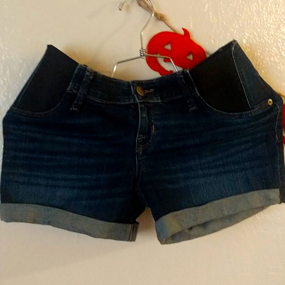 SOLD Expandabl side panels smooth & sculpts shorts